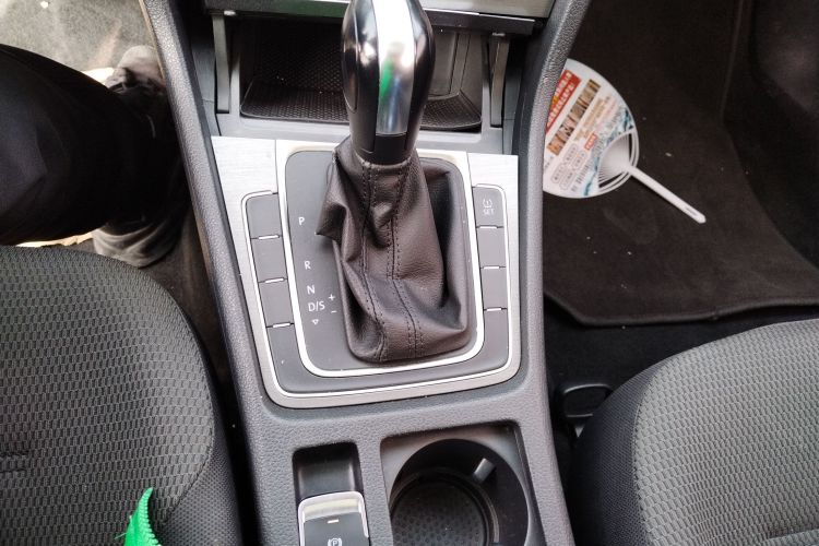 大众 高尔夫 2015款 1.6L 自动舒适型中控内饰18