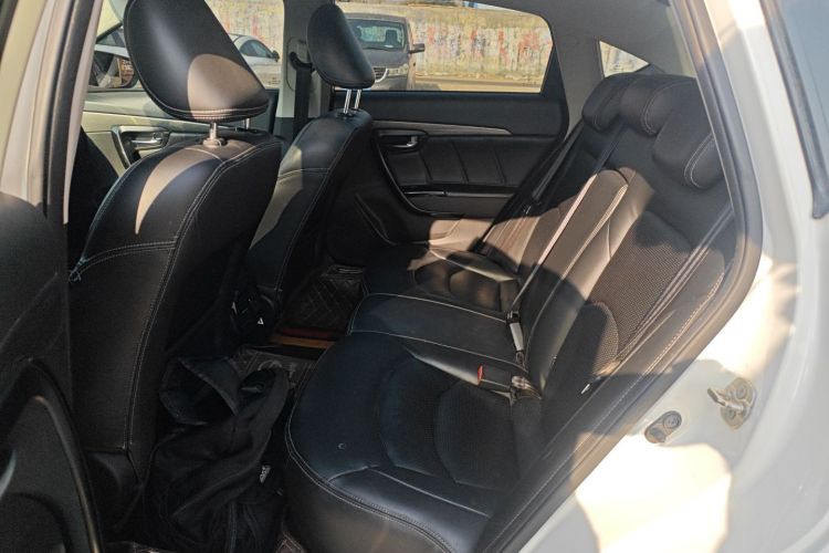 广汽传祺 传祺GA6 2016款 235T DCT精英版中控内饰7004