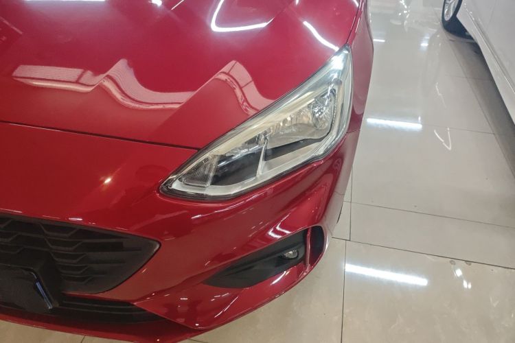 福特 福克斯 2020款 三厢 1.5L 自动锋跃型车身外观36