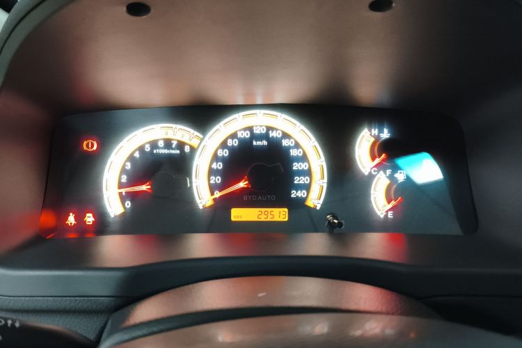 比亚迪F3 2015款 节能版 1.5L 手动舒适型局部细节14