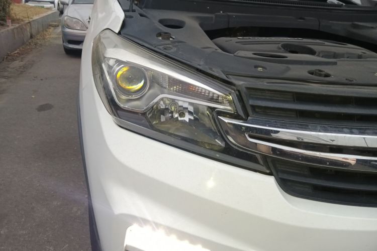 东风风光 风光S560 2018款 改款 1.8L CVT尊贵型 5座车身外观6006