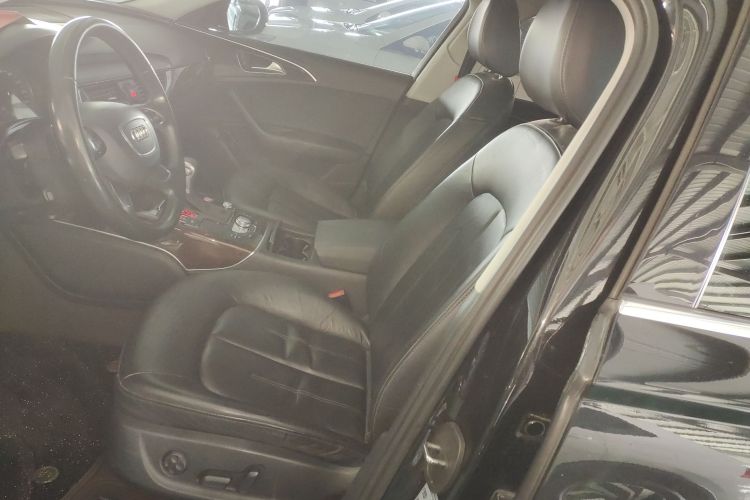 奥迪A6L 2015款 30 FSI 百万纪念舒享型中控内饰19