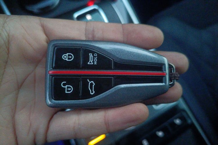 红旗HS5 2019款 2.0T 智联旗享版中控内饰7001