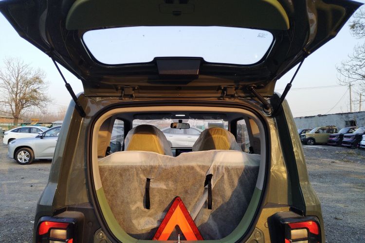 吉利银河 2025款 210km 熊猫骑士机舱底盘23