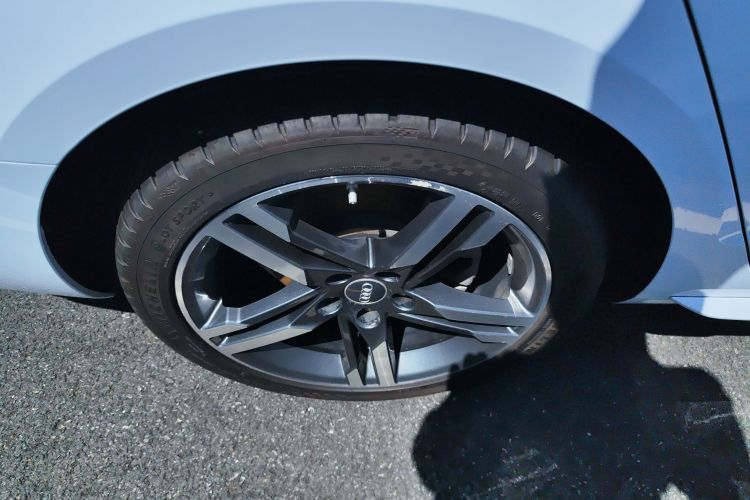 奥迪A4L 2020款 40 TFSI 豪华动感型车身外观56