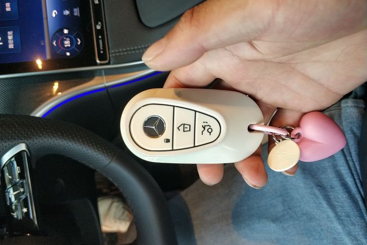 奔驰C级 2024款 改款三 C 260 L 运动版中控内饰11