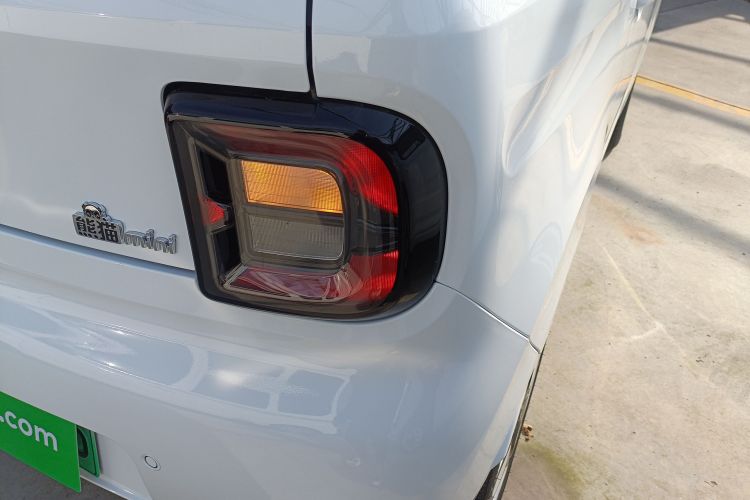 吉利银河 熊猫 2025款 210km 元气熊车身外观6006