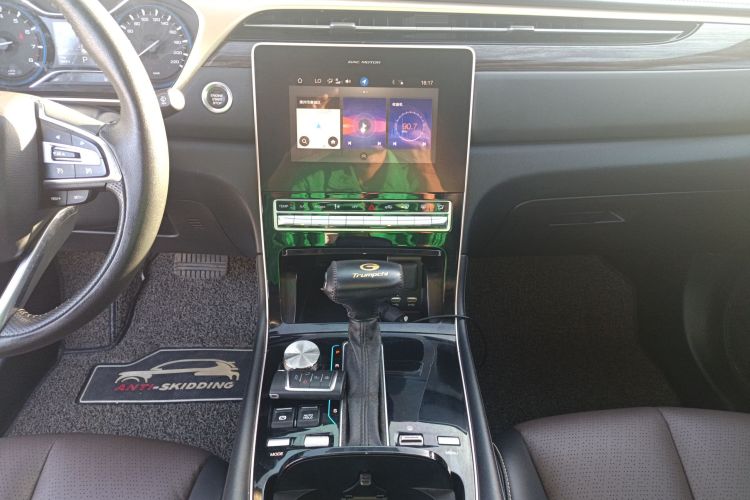 广汽传祺 传祺GS5 2019款 235T 自动精英版中控内饰16