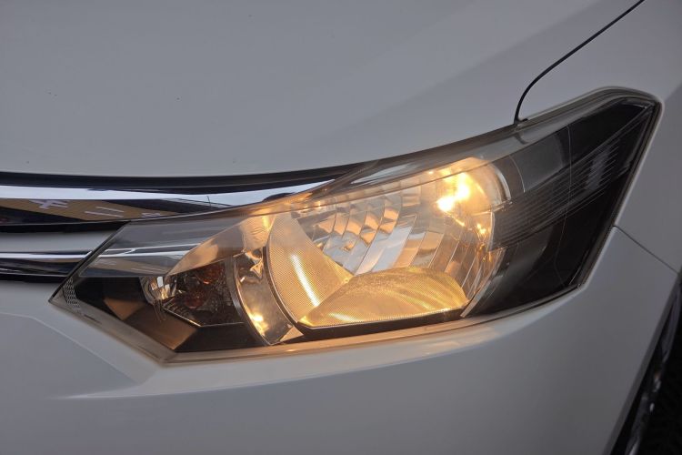 丰田 威驰 2014款 1.5L 自动智臻版局部细节36