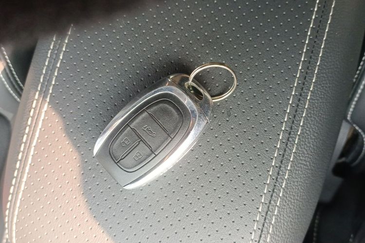 上汽大通MAXUS 大通G50 2020款 1.5T 自动豪华版中控内饰11