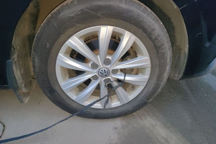 大众 宝来 2016款 1.6L 手动时尚型车身外观10