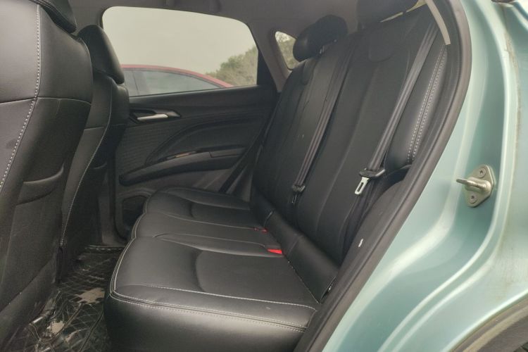 哪吒汽车 哪吒V 2022款 潮 400 Lite中控内饰7004