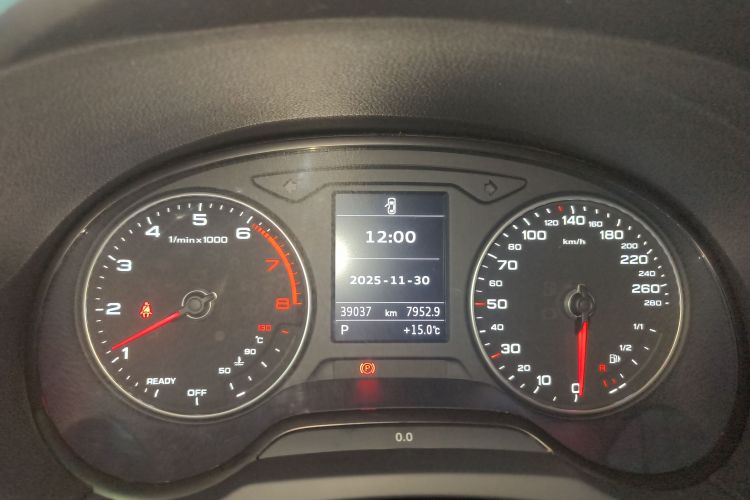 奥迪A3 2018款 30周年年型 Limousine 35 TFSI 风尚型中控内饰14