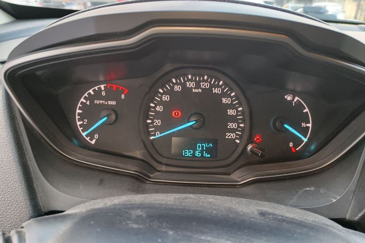 福特 福睿斯 2015款 1.5L 手动舒适型中控内饰14