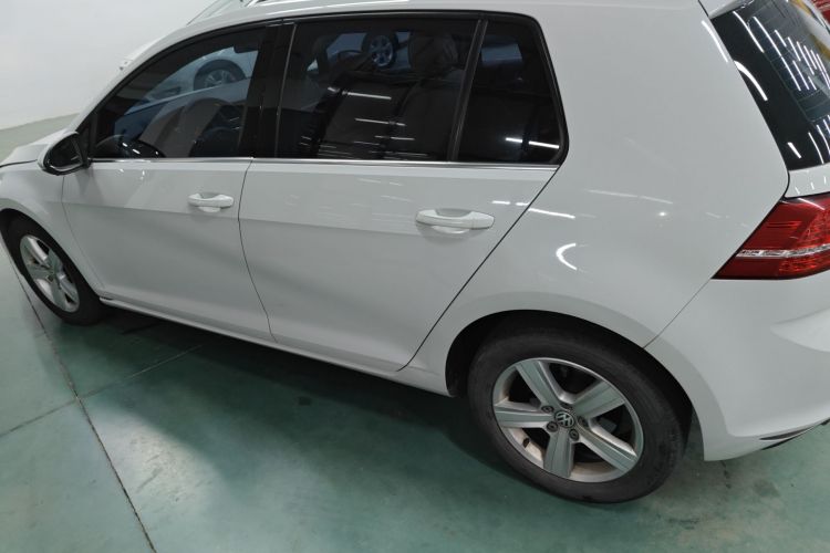 大众 高尔夫 2015款 1.4TSI 自动舒适型车身外观4