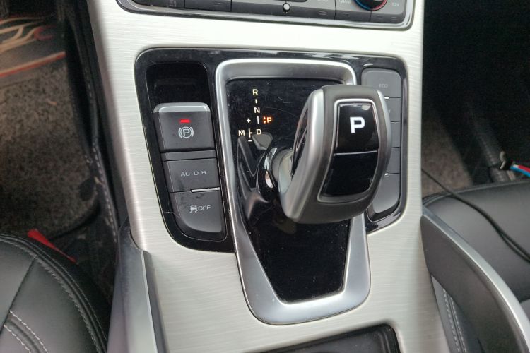 吉利汽车 博越 2020款 1.8TD DCT两驱智联型4G互联版中控内饰18