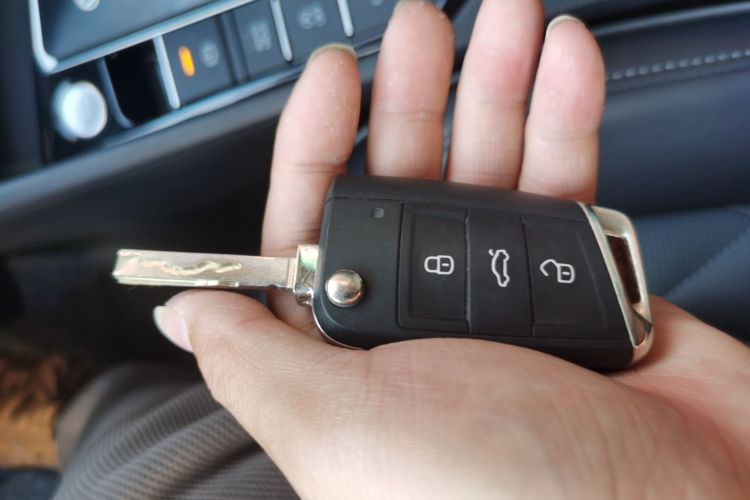 大众 速腾 2025款 改款 300TSI DSG超越版中控内饰11