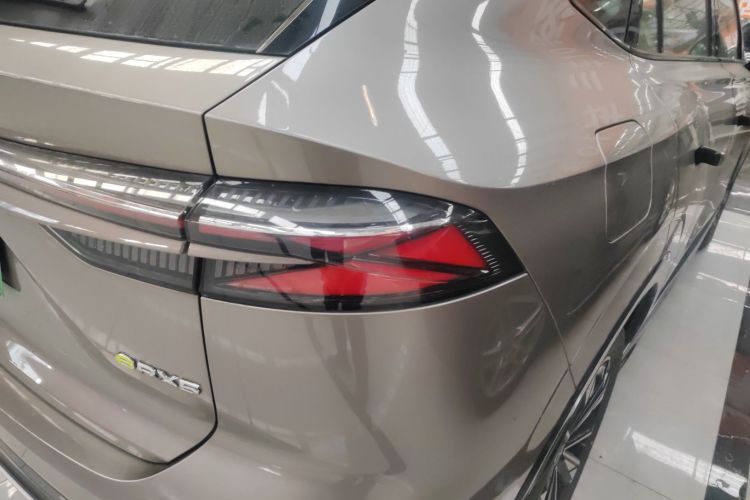 荣威RX5新能源 2023款 eRX5 超混舒享版车身外观9