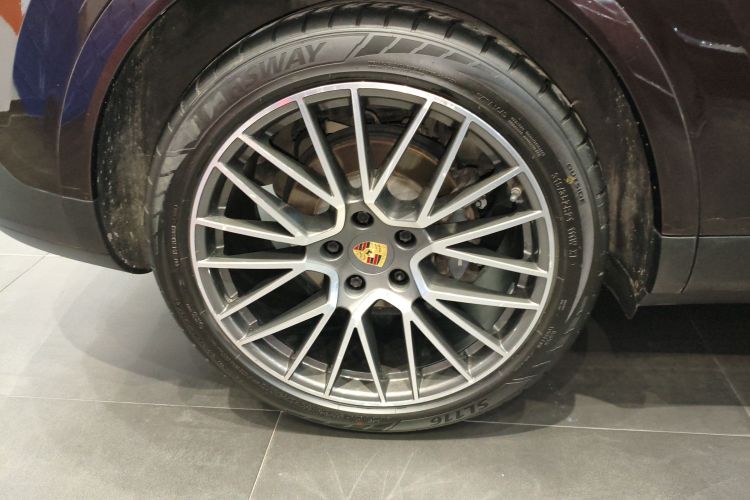 保时捷 2019款 Cayenne 3.0T车身外观6008