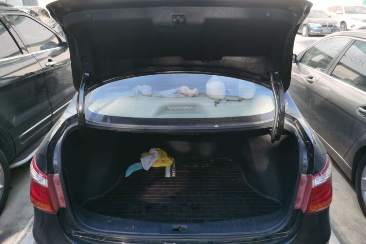 东风风神A60 2016款 1.6L DCT豪华型机舱底盘23