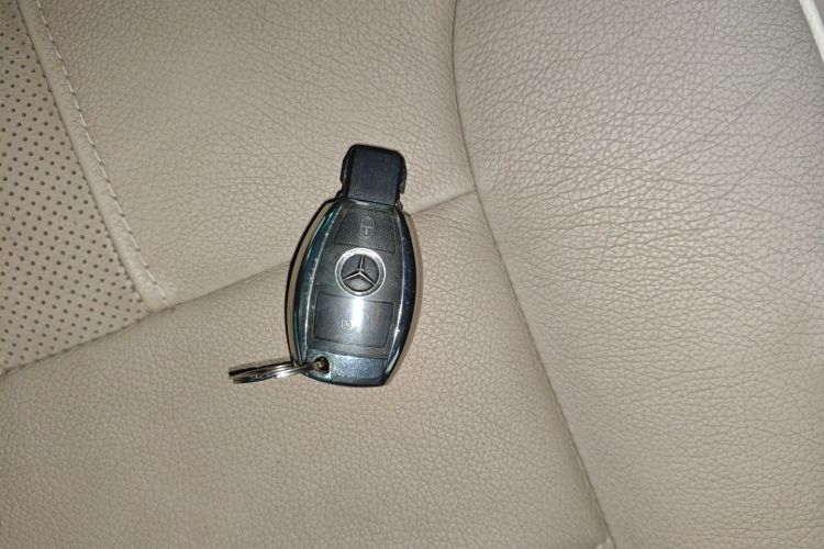 奔驰R级 2015款 R 320 4MATIC 豪华型中控内饰11