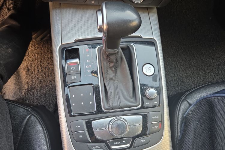 奥迪A6L 2012款 TFSI 标准型中控内饰18