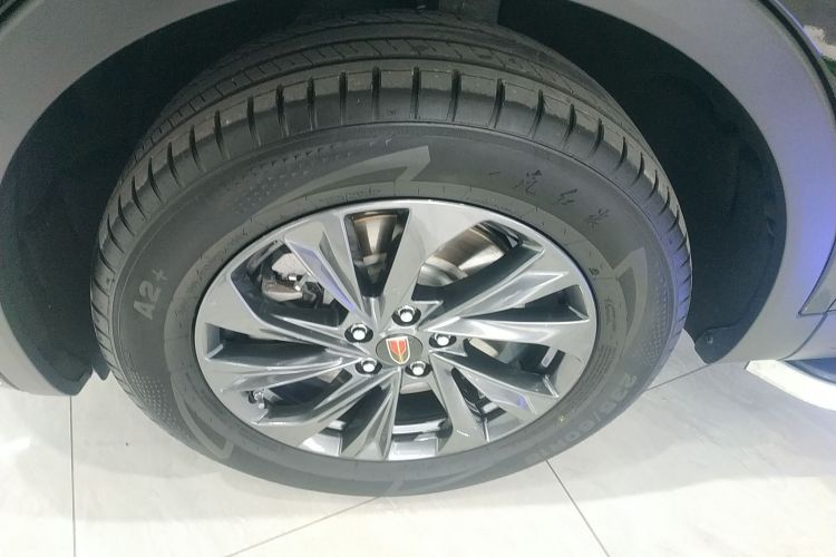 红旗HS5 2025款 2.0T 两驱旗享Pro版车身外观6007