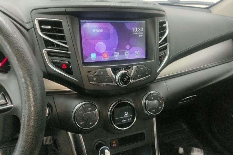 比亚迪 宋 2016款 2.0TID 自动豪华型中控内饰16