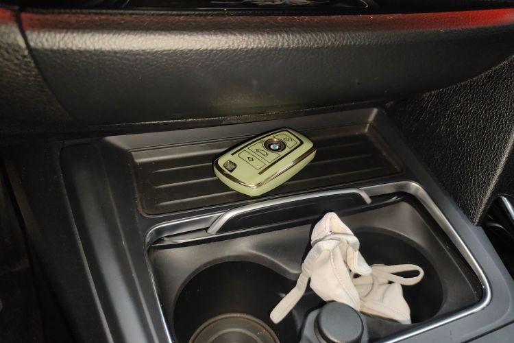 宝马3系 2019款 320Li M运动套装中控内饰11