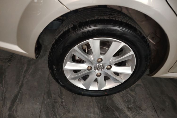 别克 凯越 2013款 1.5L 自动尊享型车身外观6008