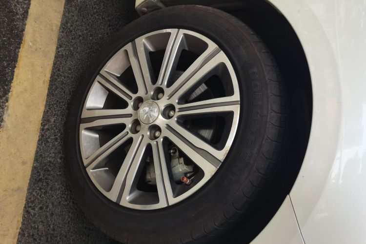 标致408 2016款 1.6T 自动豪华版车身外观10