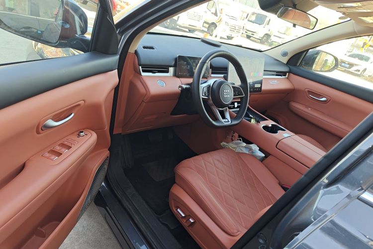 蓝电E5 PLUS 2026款 165km 长续航先享版Ultra 7座中控内饰20