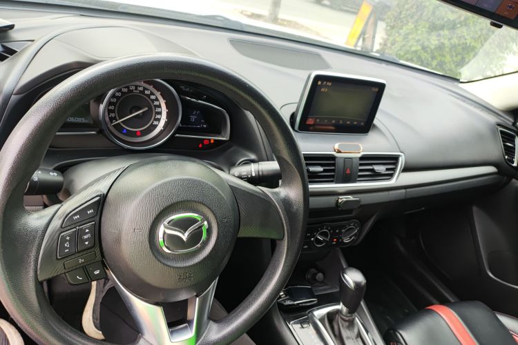 马自达3 昂克赛拉 2014款 三厢 1.5L 自动舒适型中控内饰7002