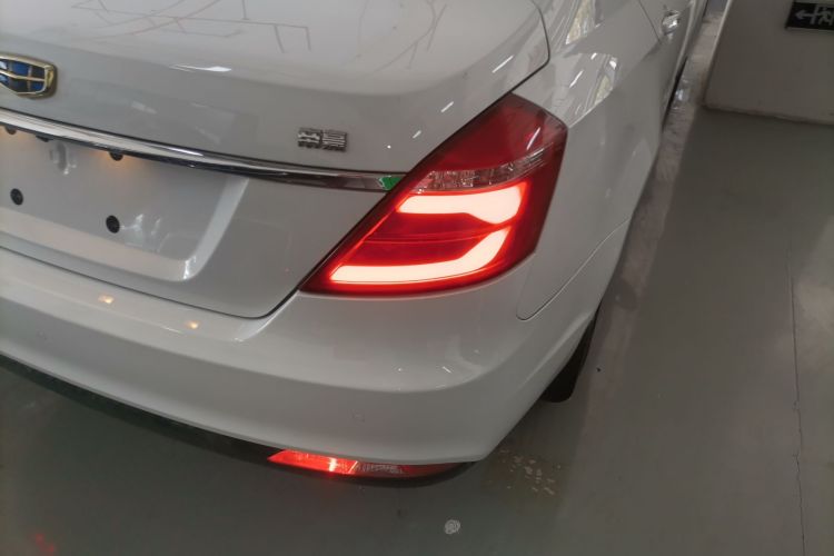 吉利汽车 帝豪 2017款 三厢百万款 1.5L CVT向上版车身外观9