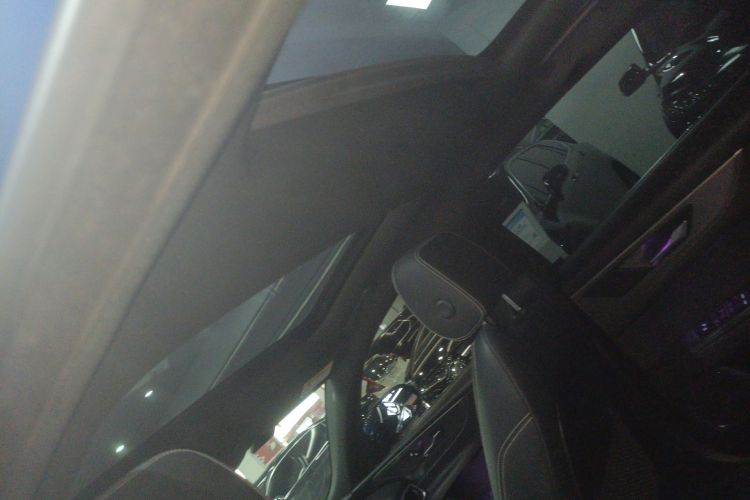 捷豹XEL 2020款 2.0T 200PS R-DYNAMIC 青春运动版局部细节22