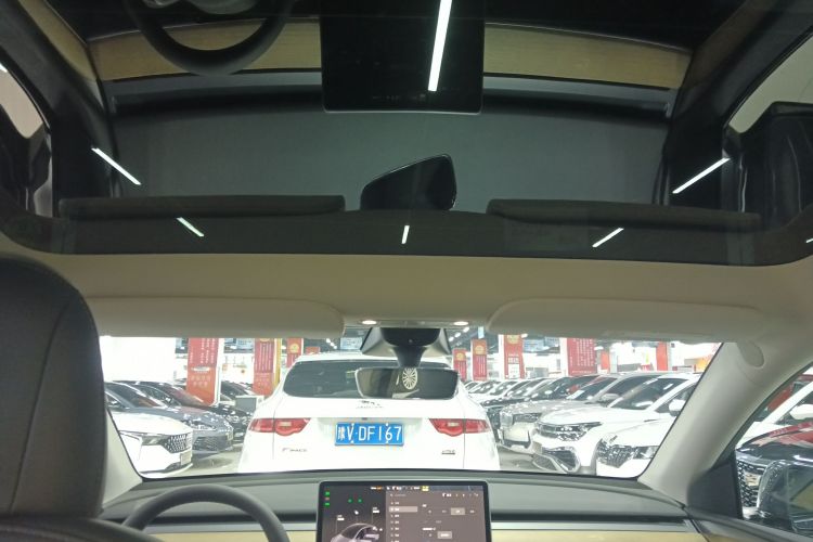 特斯拉 Model Y 2022款 后轮驱动版中控内饰22