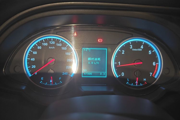 中华H530 2017款 1.6L 手动舒适型中控内饰14