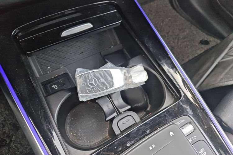 奔驰EQB 2022款 EQB 260中控内饰11