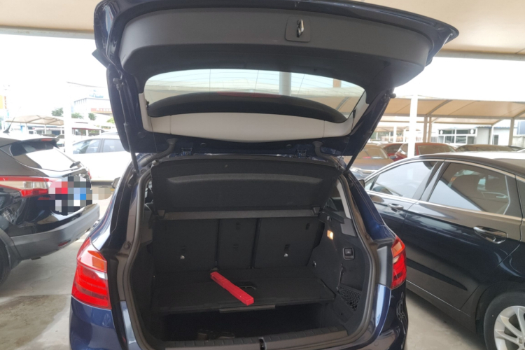 宝马2系旅行车 2016款 218i 领先型机舱底盘23