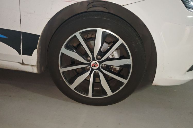 荣威i6 2017款 20T 自动互联网智尊版车身外观10