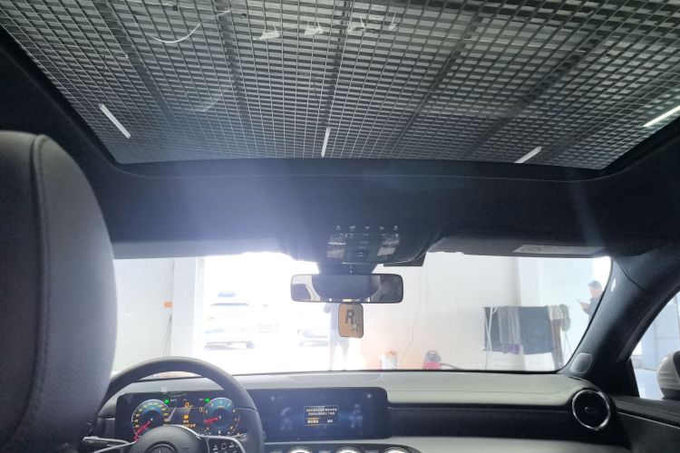 奔驰A级 2020款 改款 A 180 L 运动轿车特殊配置中控内饰22