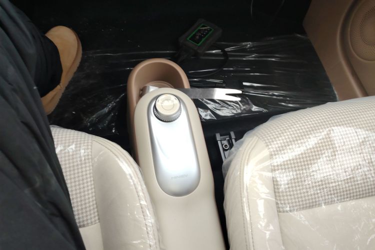 五菱汽车 宏光MINIEV 2025款 四门版 进阶款中控内饰18