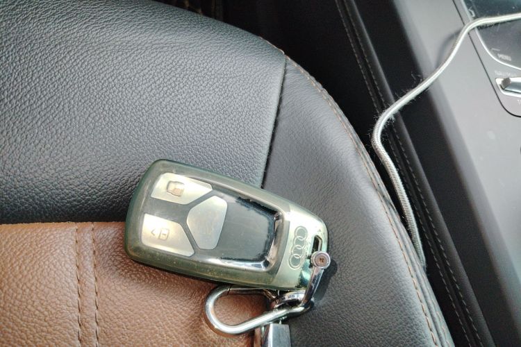 奥迪Q5L 2020款 改款 40 TFSI 荣享时尚型中控内饰11