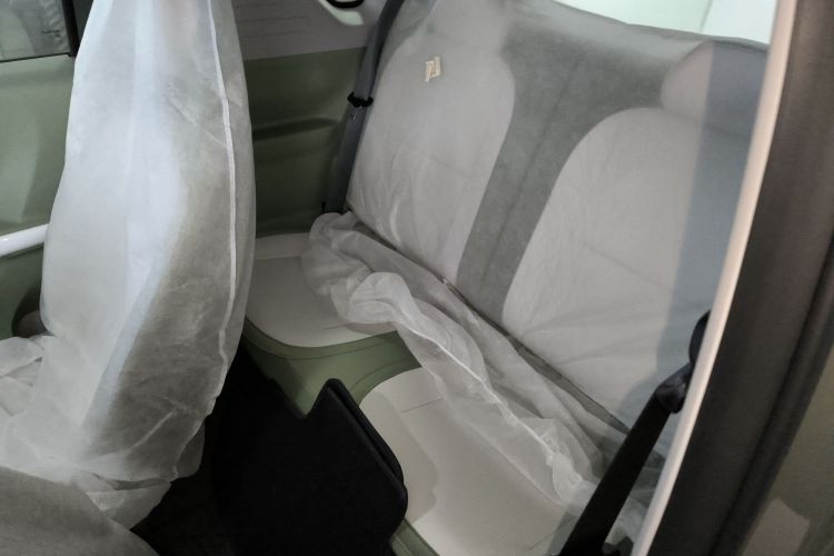 吉利银河 2025款 210km 熊猫骑士中控内饰21