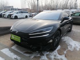 腾势Z9GT 2024款 1100四驱Ultra版