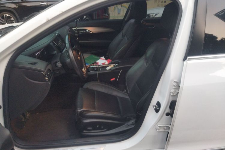 凯迪拉克ATS-L 2017款 28T 时尚型中控内饰19