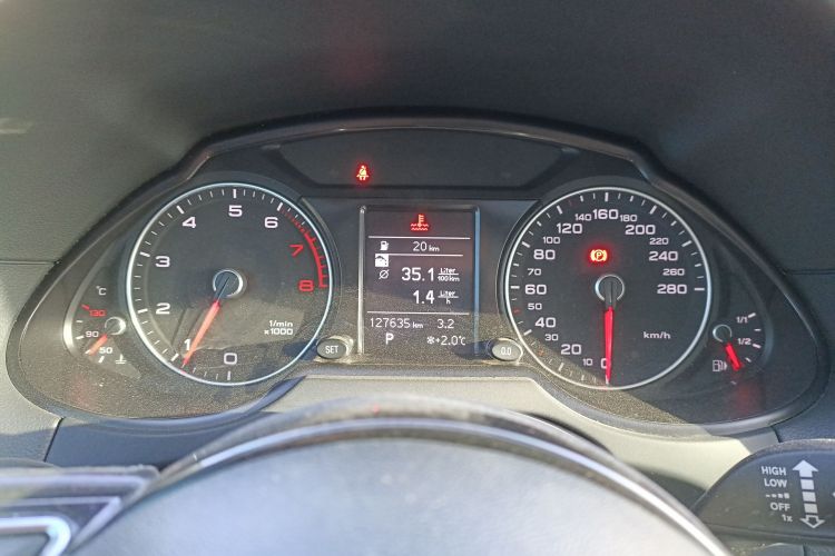 奥迪Q5 2015款 40 TFSI 技术型中控内饰14