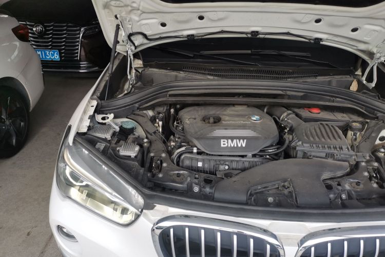 宝马X1 2018款 sDrive20Li 领先型机舱底盘25