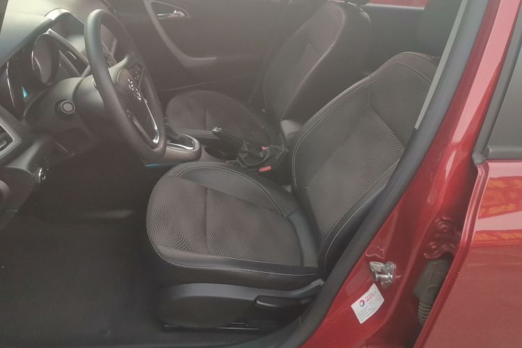 别克 英朗 2014款 XT 1.6L 自动时尚版中控内饰19