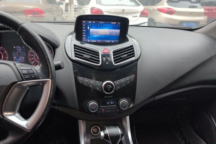 海马S5 2018款 1.5T CVT尊贵型中控内饰16